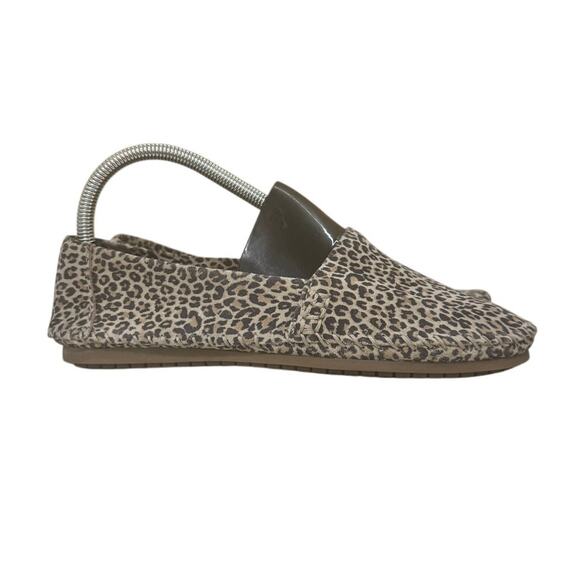 Adam Tucker by Me Too Leopard Print Flats Women’s 7M Leather Upper - Picture 1 of 8